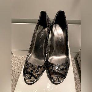 Enzo Angiolini peep toes
